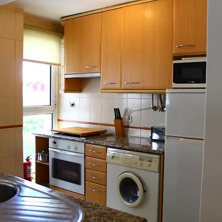 Beautiful Flat With Parking! Center *