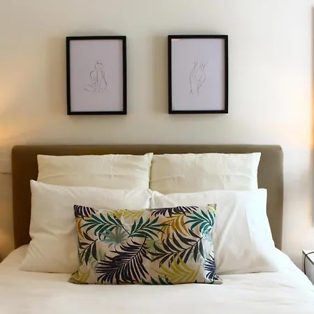 Beautiful Flat With Parking! Center Apartment